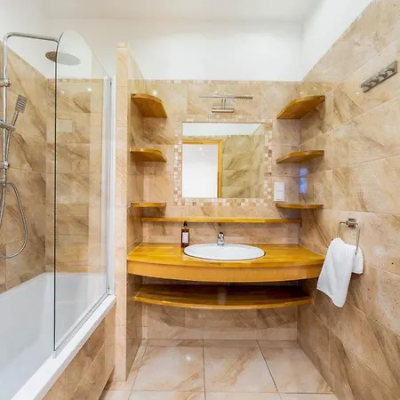 1898 Parkside Boutique 아파트호텔 크라쿠프