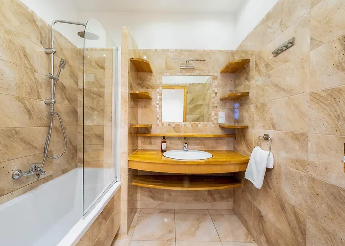 1898 Parkside Boutique Апарт-отель Краков