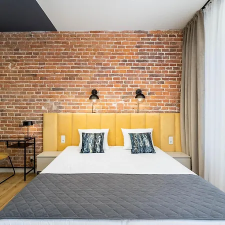 1898 Parkside Boutique