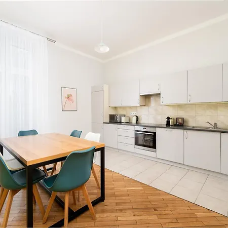 1898 Parkside Boutique Apart Otel